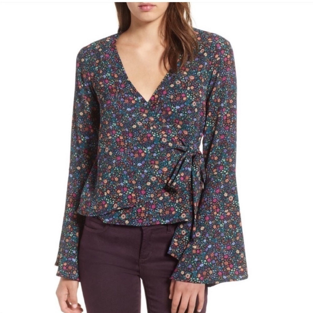Chloe & Katie Dainty Floral Bell Sleeve Faux Wrap Top. Small. NWOT